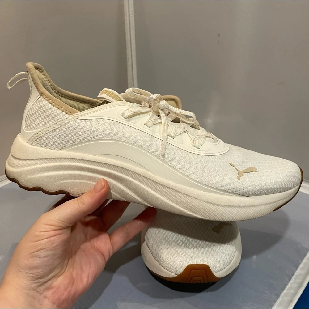 EUC Puma 9 Women’s Softride Sophia Vital
Women's Running Shoes White Almond $70! - Picture 4 of 14